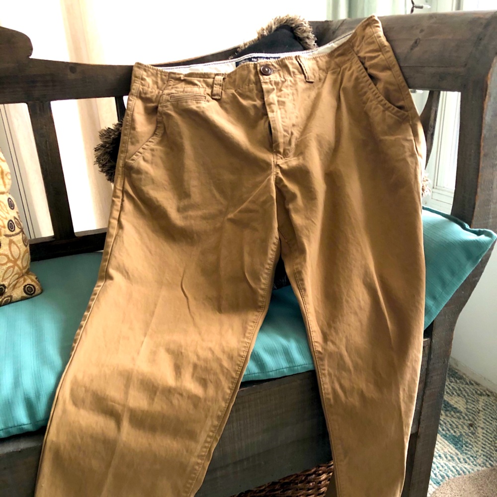 American Eagle, Original Straight, khakis.